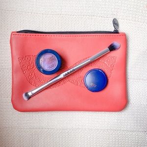 MAKEUP SAMPLE BUNDLE!!